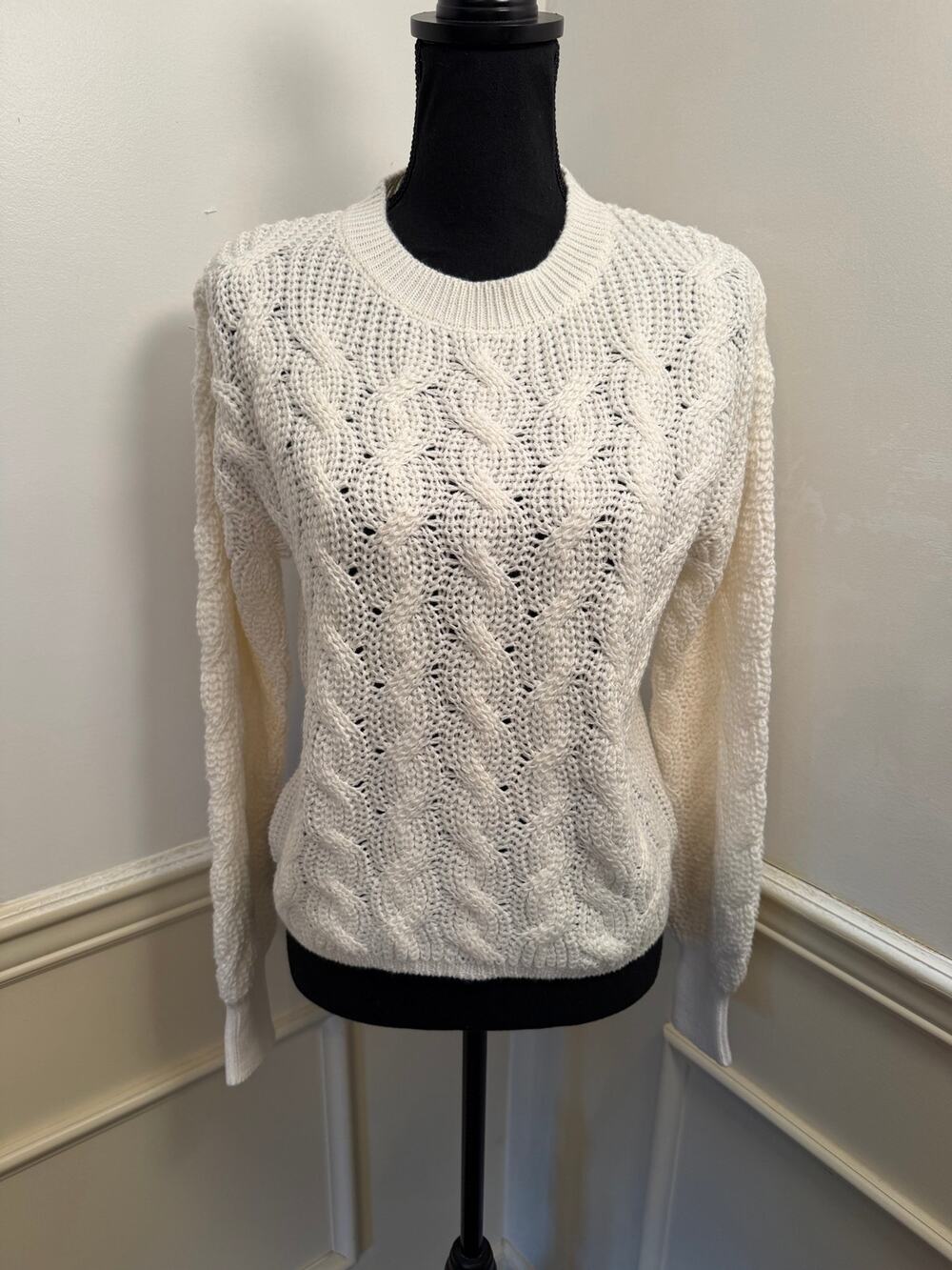 Vigoss Women's Cream White Cable Knit Pullover Sweater Crew Neck Cozy Preppy